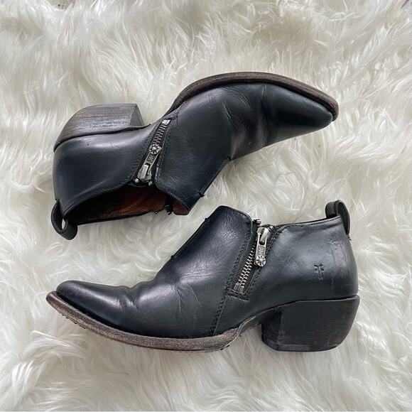 Frye | Womens Sacha Moto Shootie Short Ankle Booties Boot Black Leather Snip Toe - Picture 5 of 11